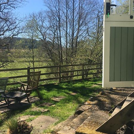 Posh Huts Farmstay Falstone ภายนอก รูปภาพ