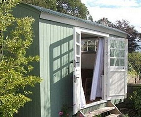 Posh Huts Farmstay Falstone ภายนอก รูปภาพ