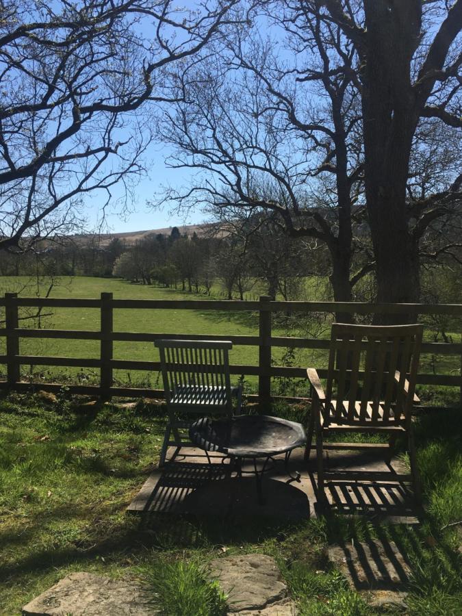 Posh Huts Farmstay Falstone ภายนอก รูปภาพ