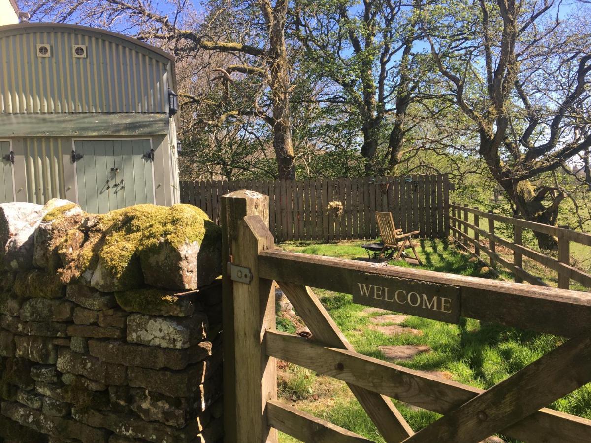Posh Huts Farmstay Falstone ภายนอก รูปภาพ