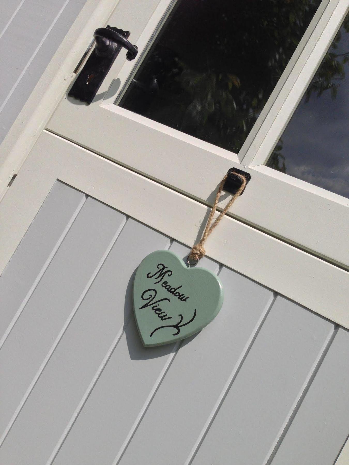 Posh Huts Farmstay Falstone ภายนอก รูปภาพ