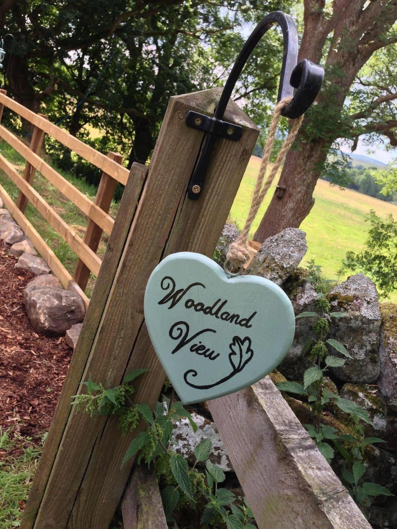 Posh Huts Farmstay Falstone ภายนอก รูปภาพ