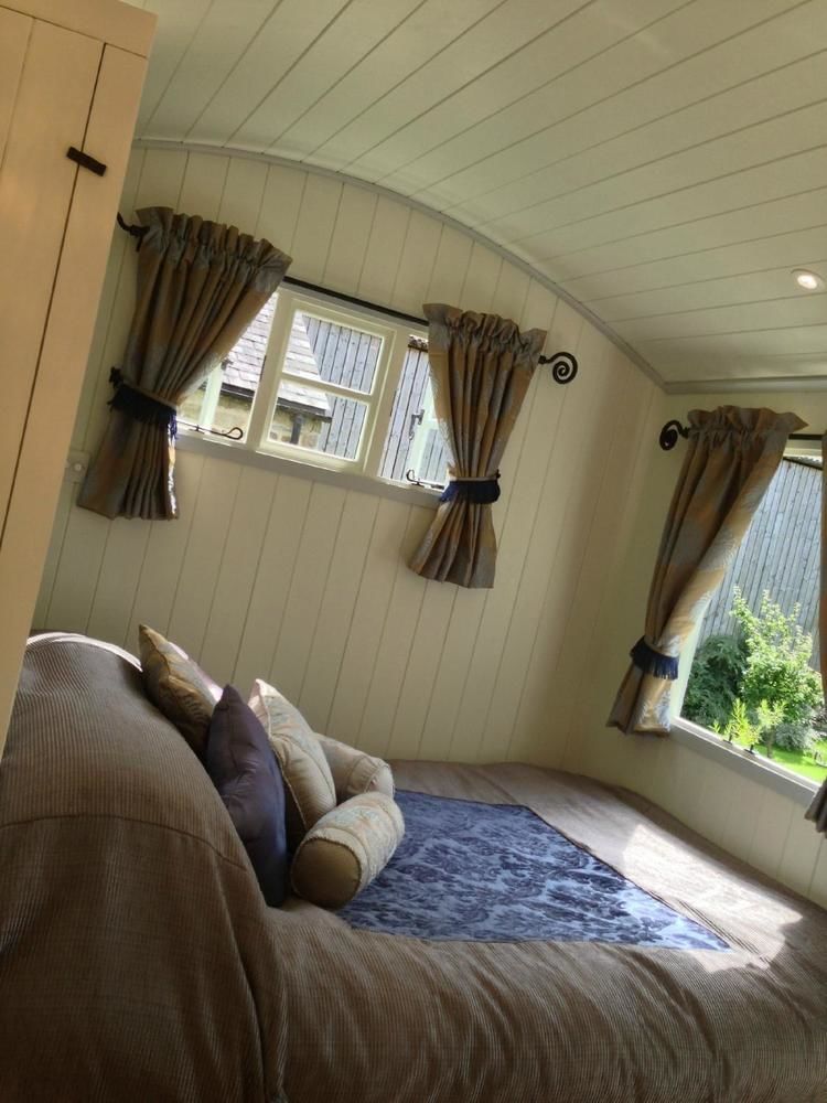 Posh Huts Farmstay Falstone ภายนอก รูปภาพ